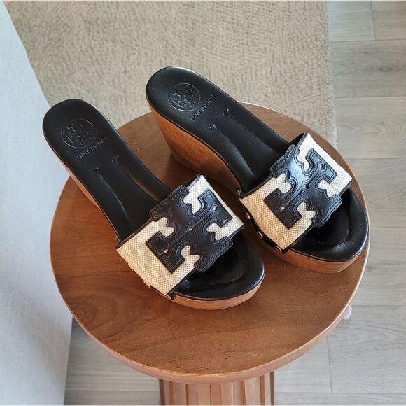 Tory Burch Black and Tan Patti Wedge Sandals Size 7 - Picture 4 of 15